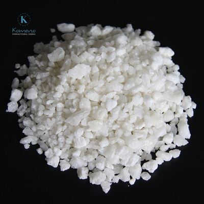 সাদা অ্যালুমিনিয়াম অক্সাইড 250 °C এ গলনাঙ্ক এবং 3.95 G/cm3 এর ঘনত্ব সহ সাদা কণা